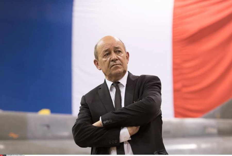 Le ministre français Jean-Yves Le Drian quitte le PS