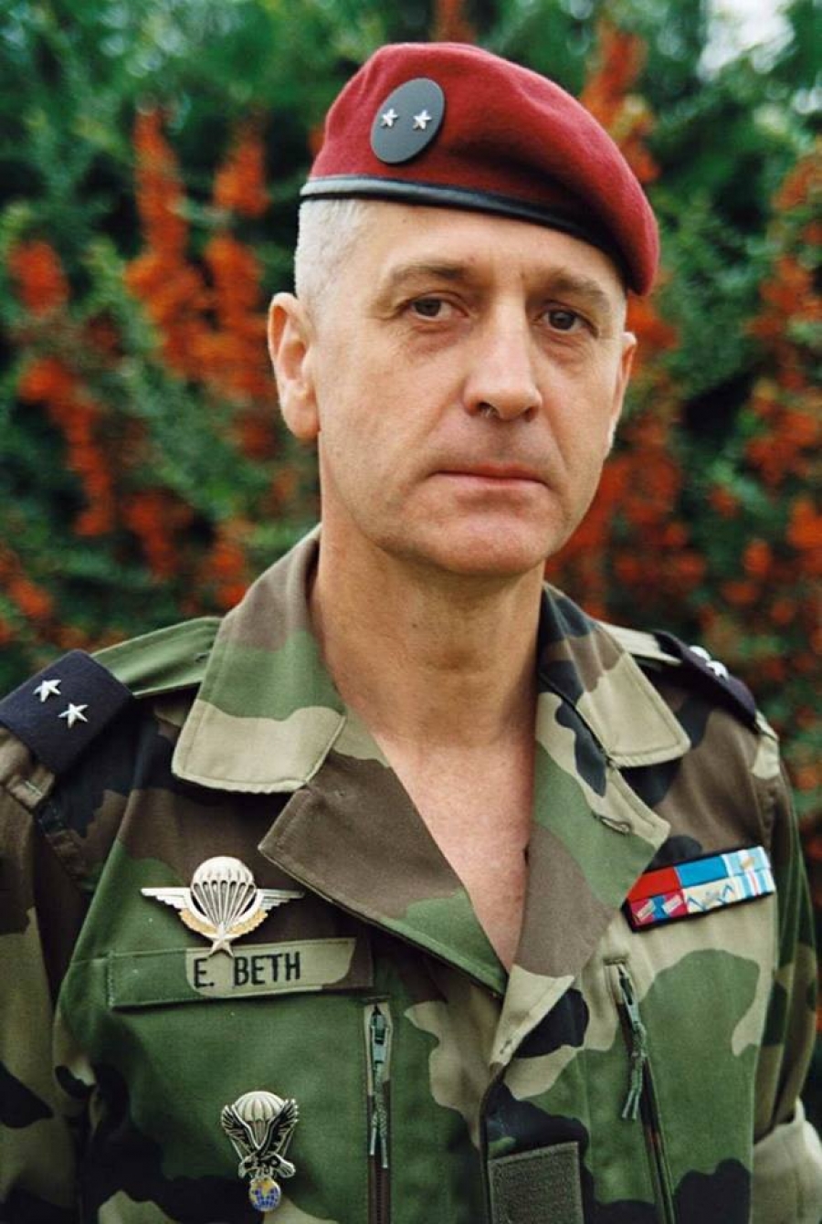 Décès du Général Emmanuel Beth: Le général Collet, commandant la 11e BP rend hommage à un 