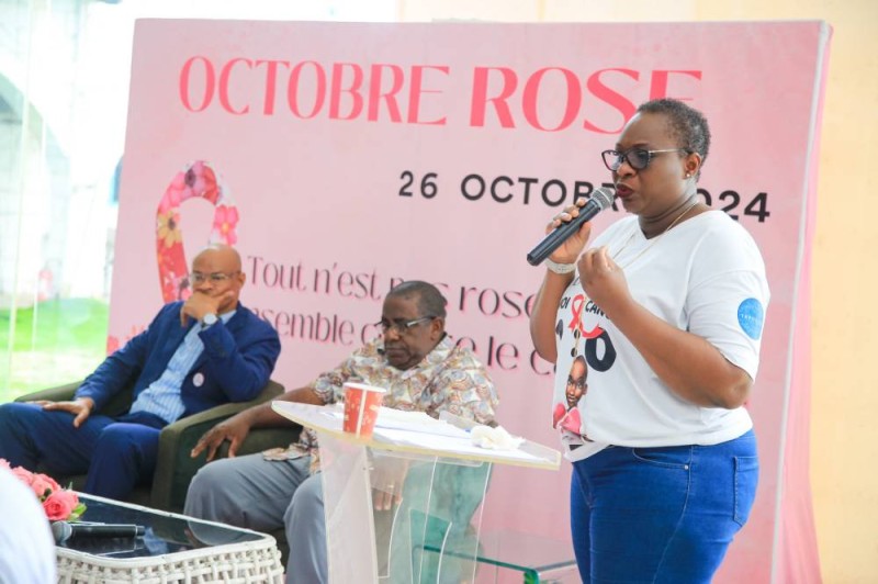 L&#039;initiatrice de la conférence, Hadis Tano, sensibilise l&#039;assistance. (ph: Bavane)